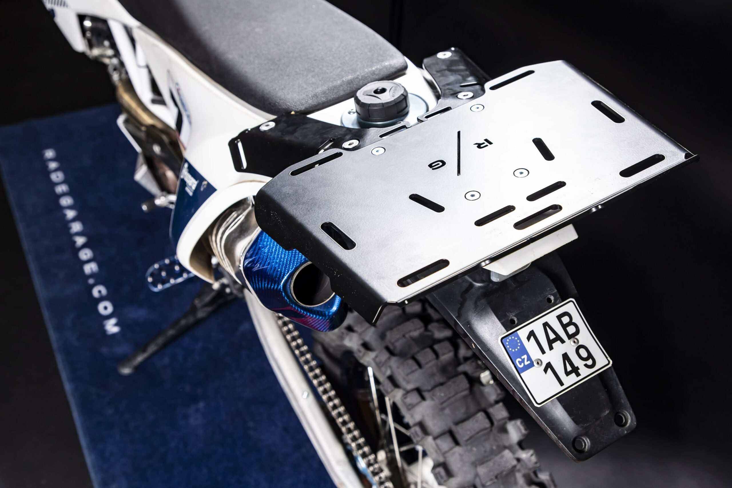 Husqvarna 701 luggage rack Rade Garage