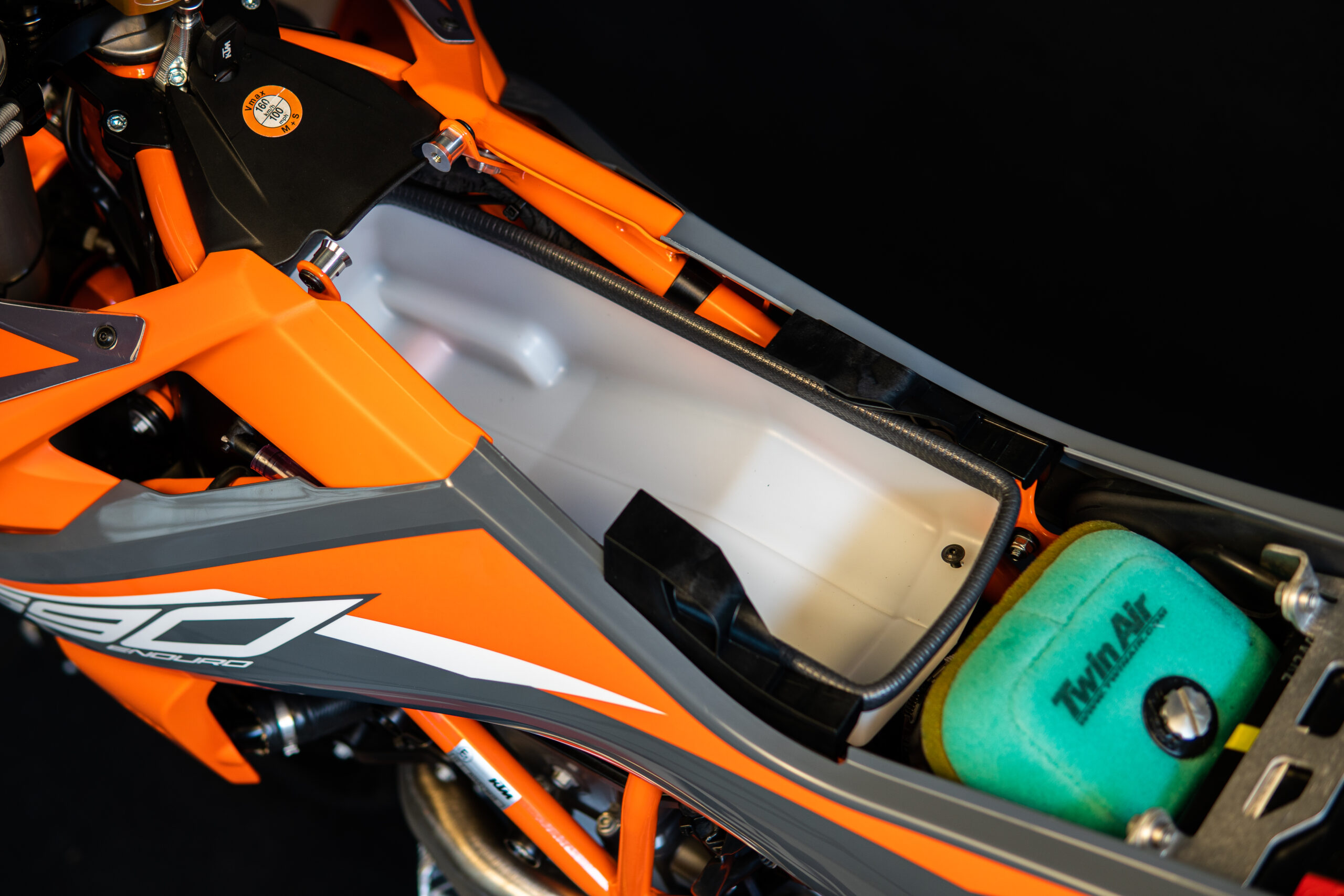 rade garage 690 tank