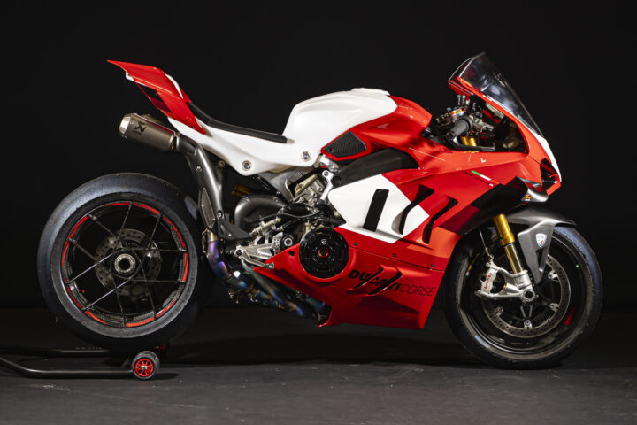 DUCATI-racing-tank