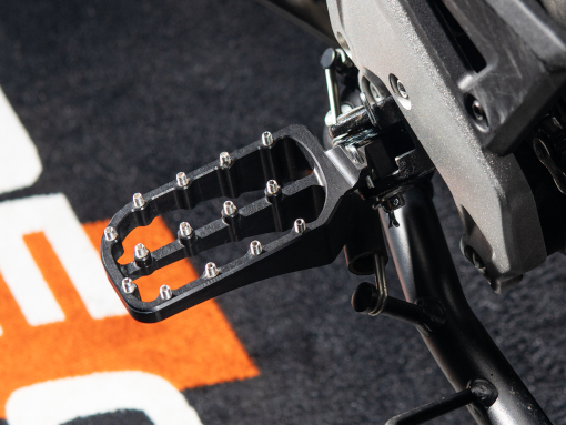 rade-garage-cfmoto-800mt-footpegs-update2