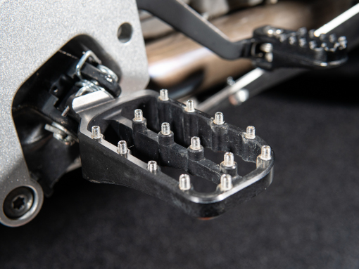 rade-garage-cfmoto-800mt-footpegs2