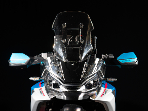 rade-garage-cfmoto-800mt-windshield-navigation-setup2 rade-garage-cfmoto-800mt-windshield-navigation-setup2