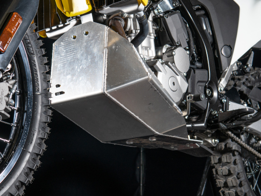 rade-garage-suzuki-drz-skidplate1 rade-garage-suzuki-drz-skidplate1