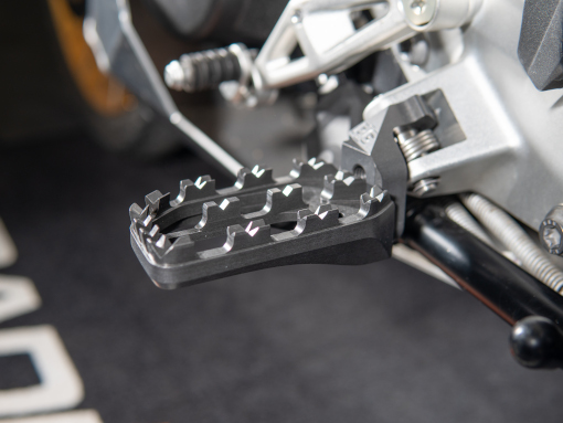 BMW F 900 GS Larger Footpegs