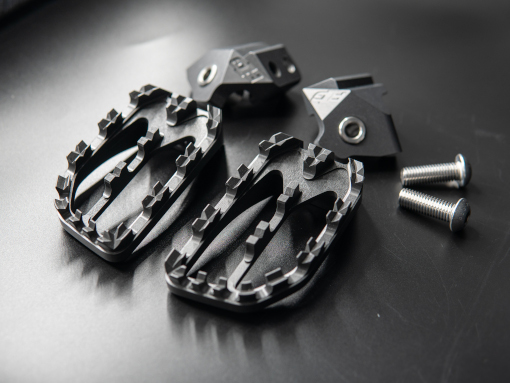 rade-garage-bmw-900-footpegs5 rade-garage-bmw-900-footpegs5